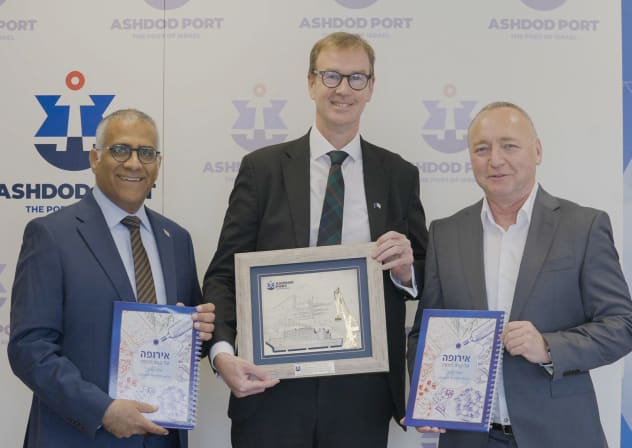From right: Shaul Schneider, Chairman of Port of Ashdod; the European Union Ambassador; and Nissan Levy, CEO of Port of Ashdod.