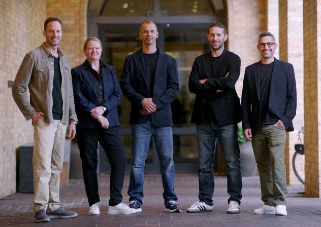 Glow leadership Omer Singer (CTO), Emily Heath (COO), Roi Tiger (CEO), Ophir Arie (VP of R&D) and Arnon Joseph (CPO).