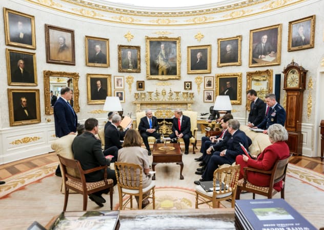 Prime Minister Netanyahu meets with President Trump in the Oval Office in Washington DC.