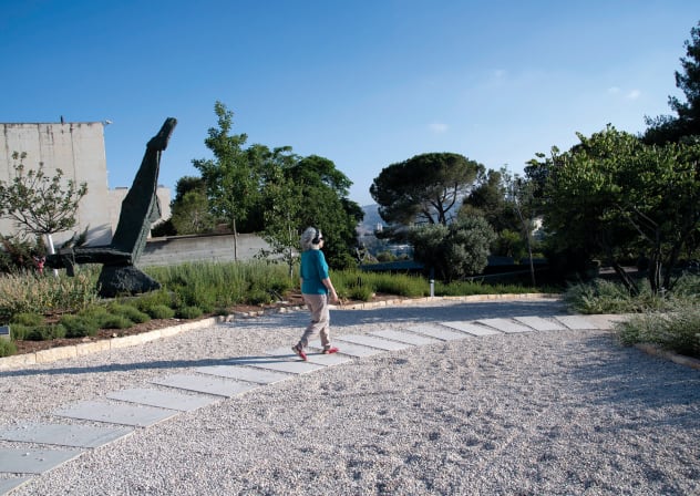 Meital Covo's 'Audio Walk' offers a contemplative curative experience for all.