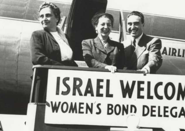 The first Israel Bonds Women's delegation arrives in Israel, 1952