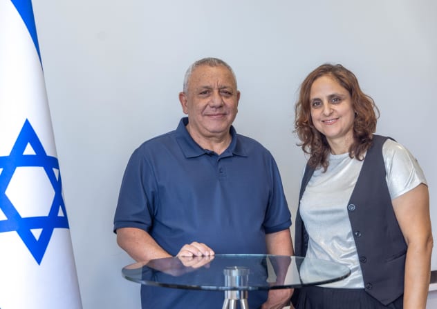 Portrait of Yashar party member former Shin Bet and Mossad official Dvora Bachar with Yashar head Gadi Eisenkott, August 12, 2026.