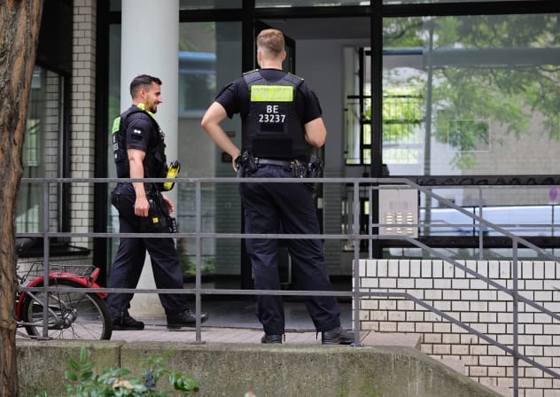 German police officers stand guard, July 26, 2026 in Berlin, Germany. Ilustrative.