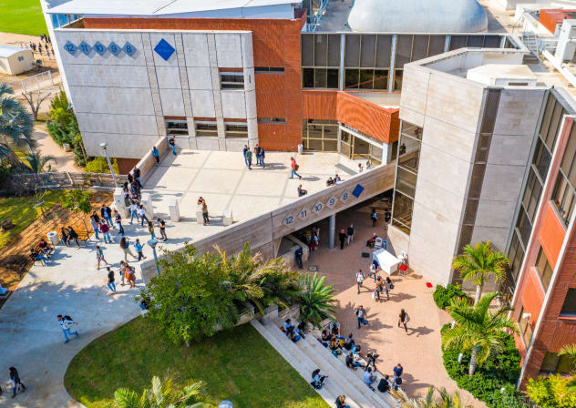Lying just south of the major western Negev border city of Sderot, Sapir – with more than 7,000 students – is Israel’s largest public college.