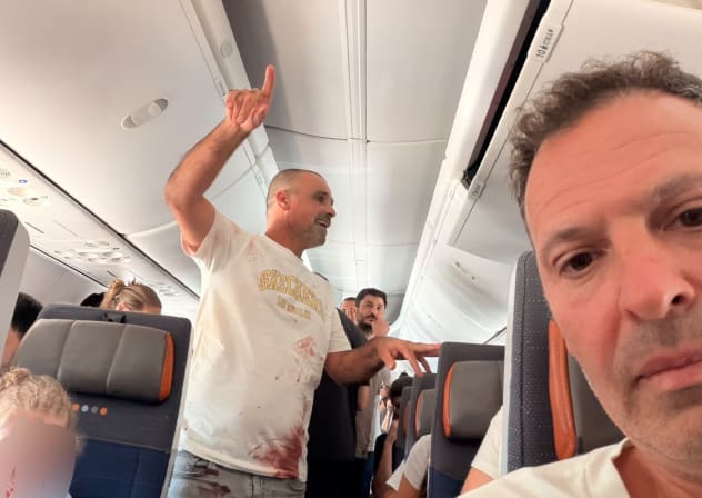 Flydubai passenger Uri Pintov onboard flight flight 1073.