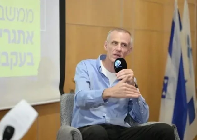 Yanki Quint at the real estate conference at the Peres Academic Center.