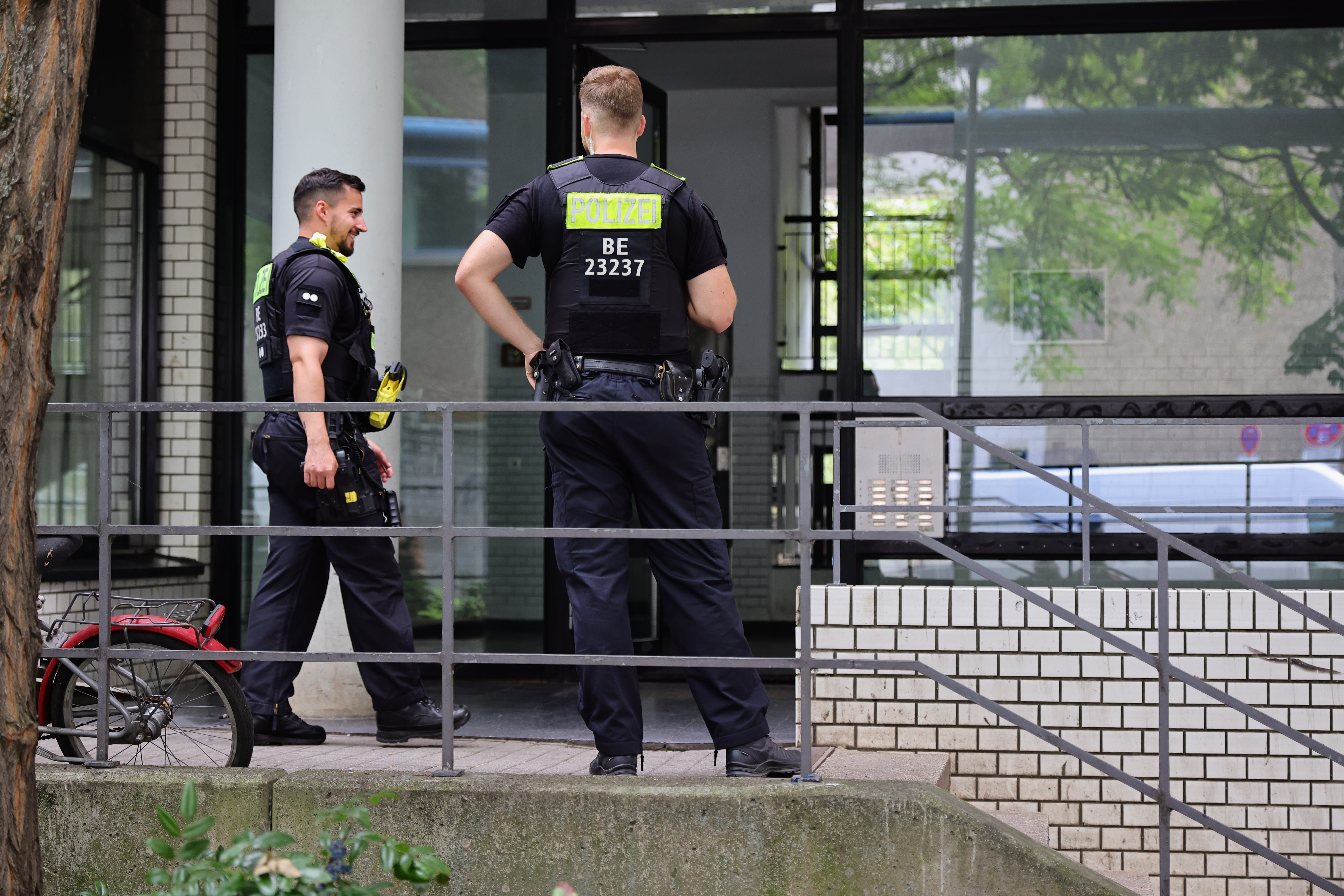 Berlin woman attacked with broken glass bottle after wearing Star of David necklace, police say