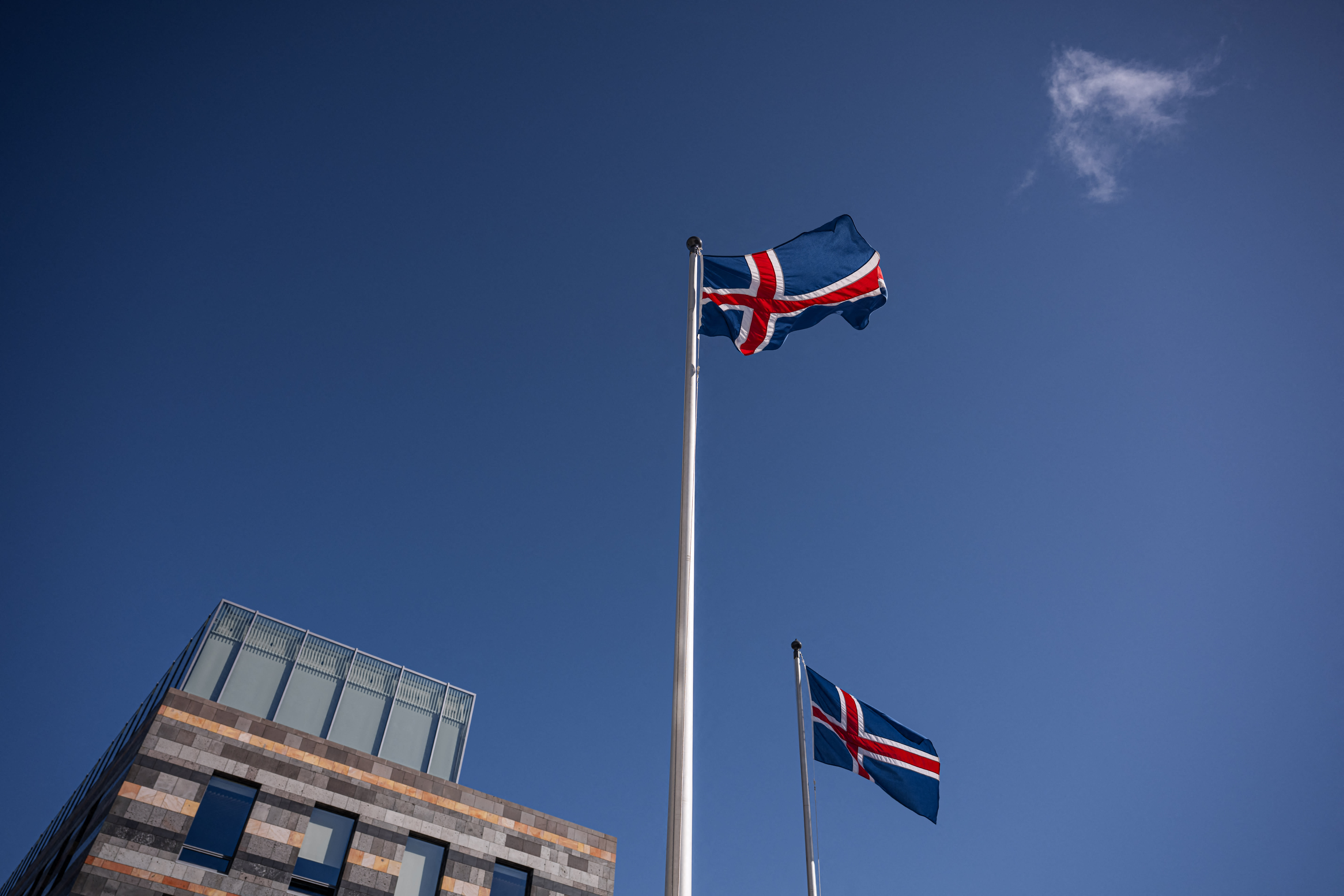 Iceland votes on whether to start EU membership talks, results too close to call
