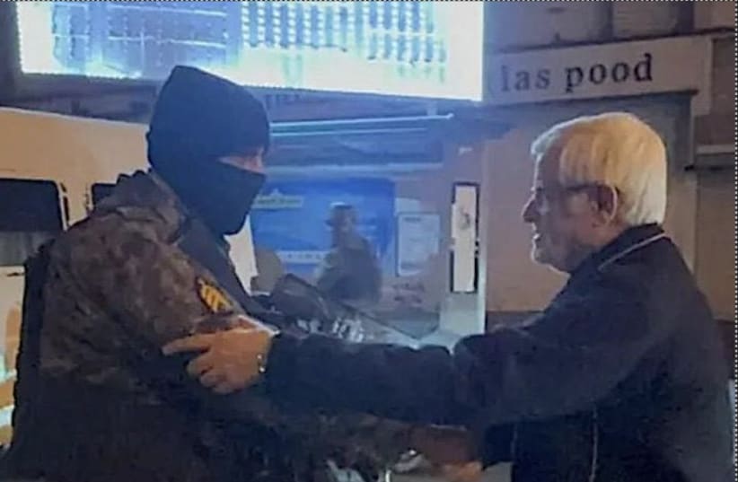 Vice President Mohammad Reza Aref visited several checkpoints to boost the morale of Basij and IRGC forces.