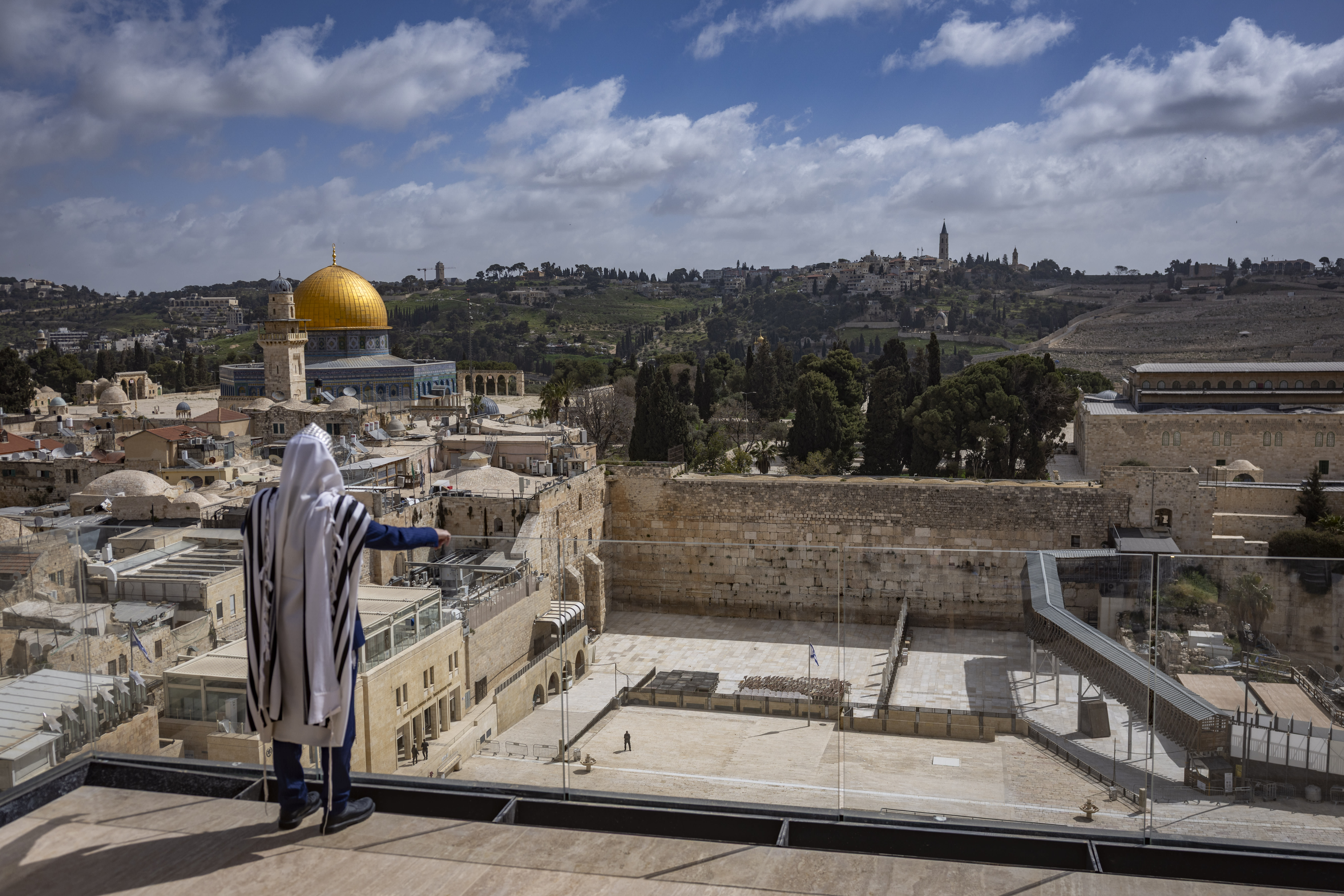 High Court hears petition on expanding Western Wall worship cap after protest...