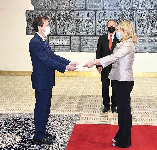 Isaac Herzog receiving letter of credence of the new ambassadors to Israel, including Ana María Salomón Pérez, September 2021 (photo credit: WIKICOMMONS)