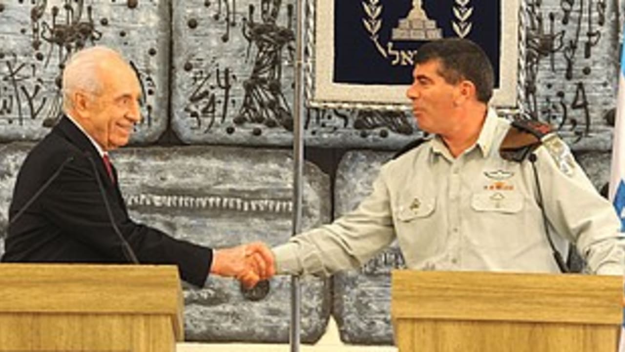 Ashkenazi Peres shaking hands 311