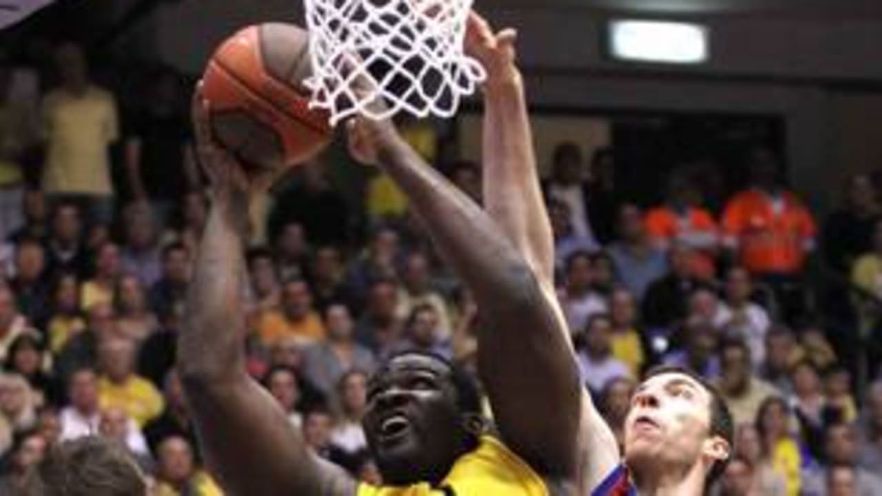 Maccabi Tel Aviv slam 311