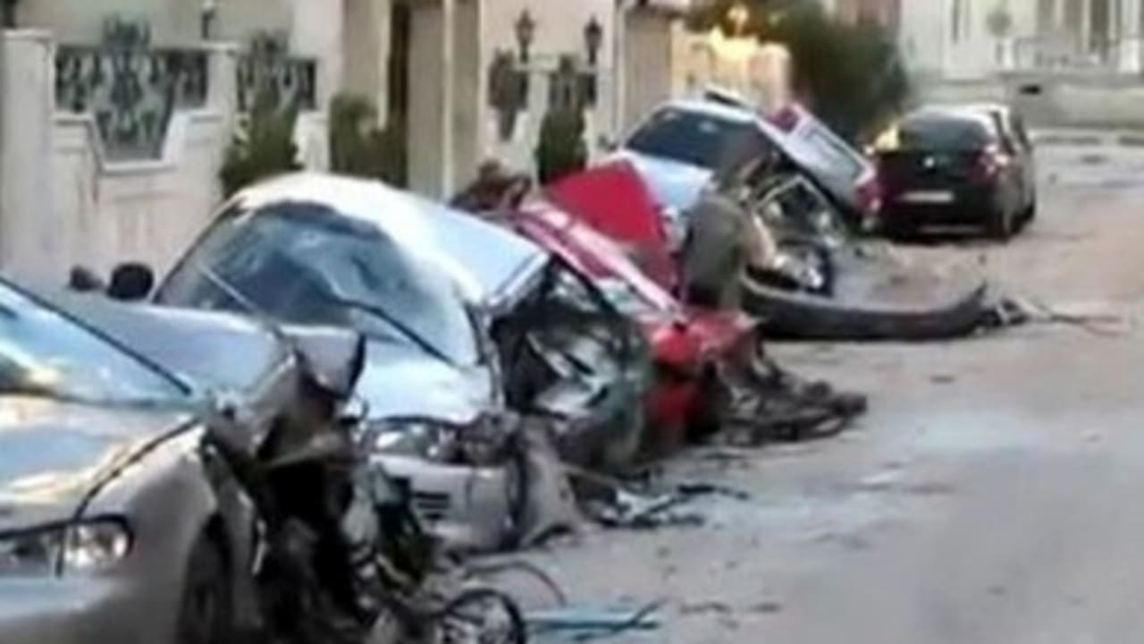Cars damaged in Homs 390
