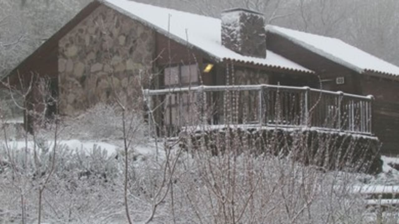 snowy cabin in Golan_390