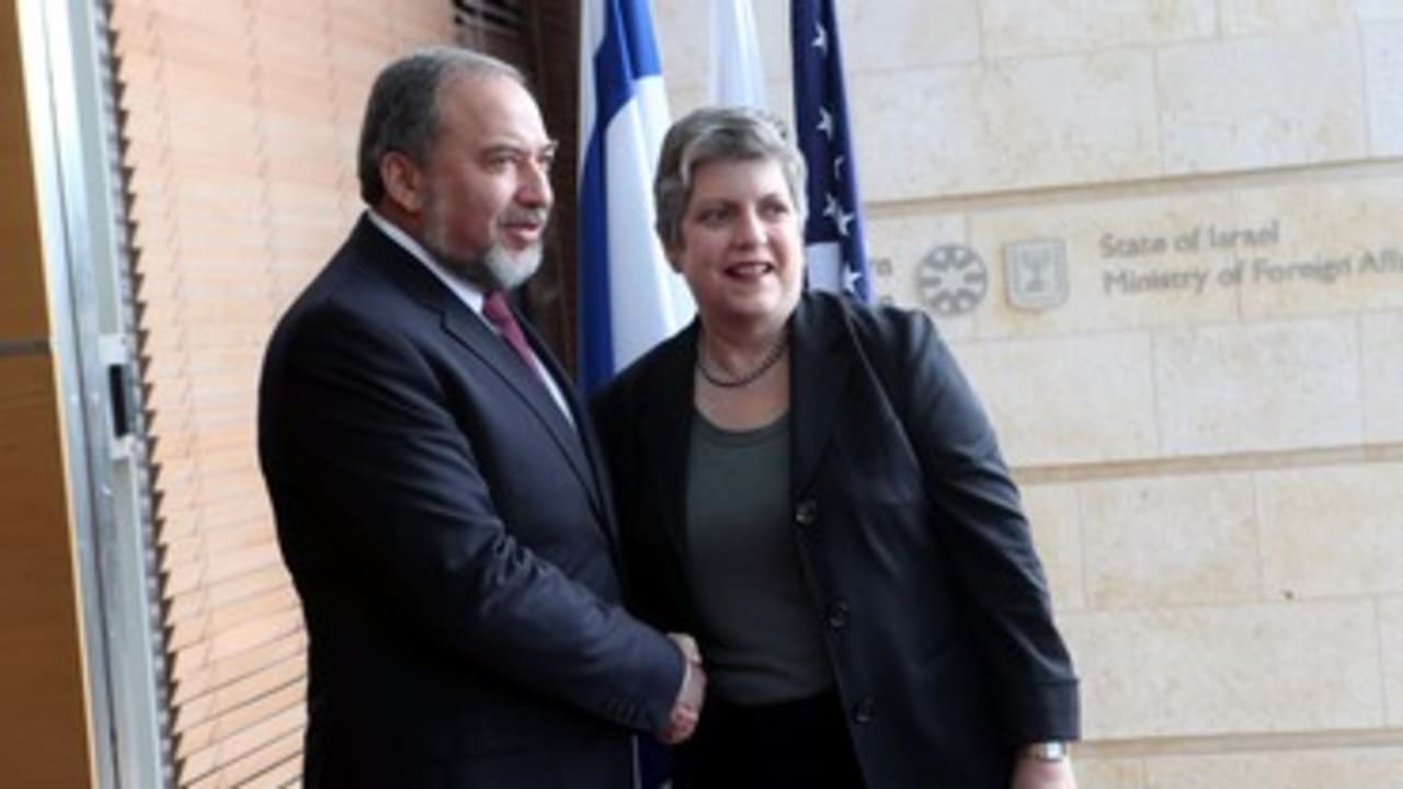 Avigdor Liberman with Janet Napolitano 370