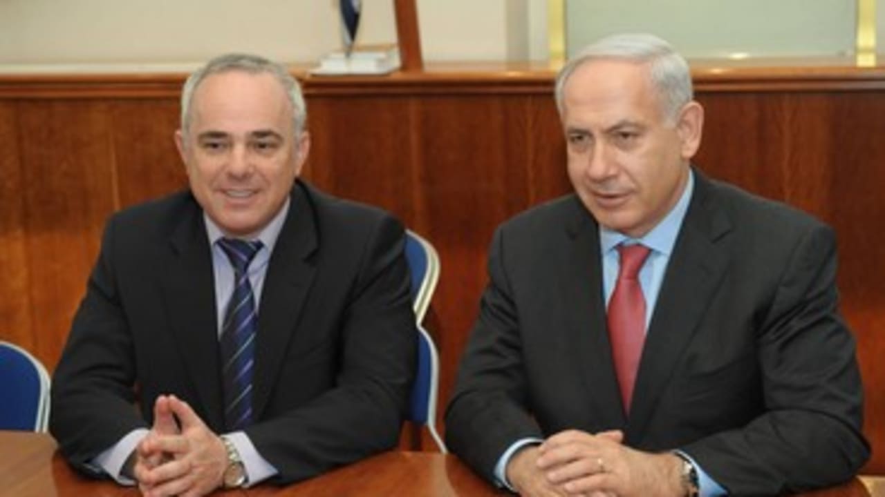 PM Netanyahu and Finance Minister Steinitz 370