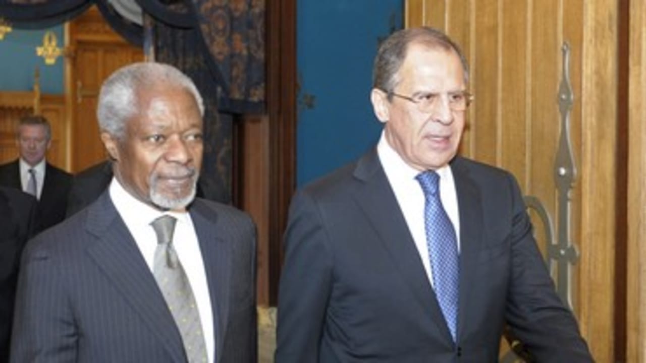 Kofi Annan with Russian FM Lavrov 370