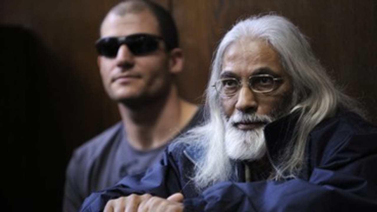 Cult leader Goal Ratzon sits in dock 370