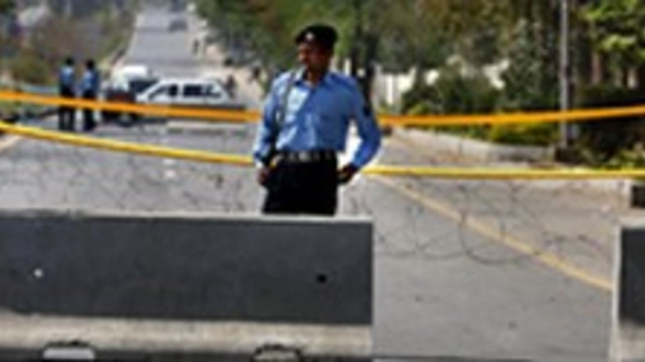 Pakistan 224 88 AP