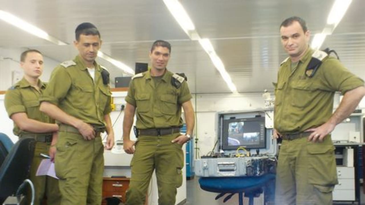 Soldat et robot 521