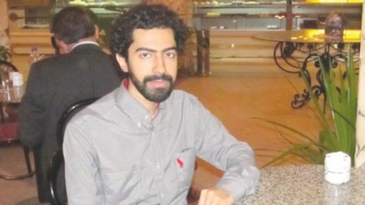 EMAD EL DAFRAWI, an Egyptian pacifist in Cairo 370