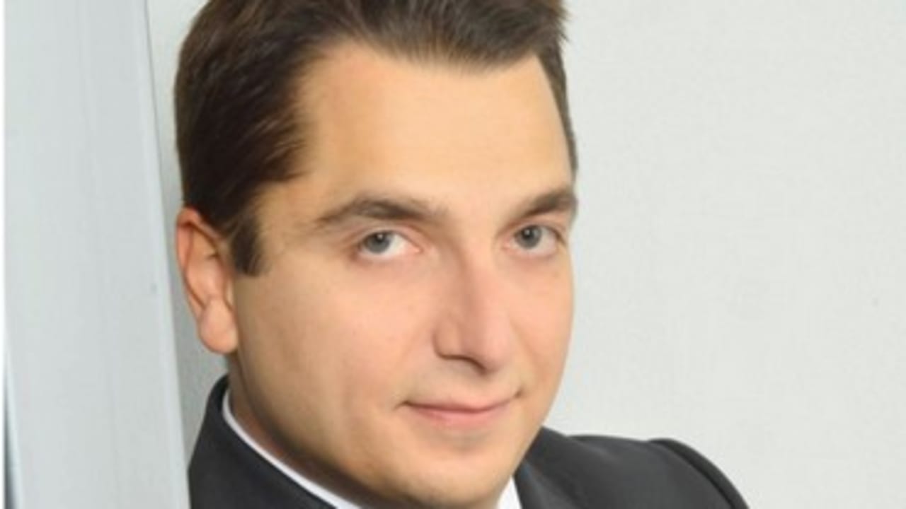 Pianist Igor Tchetuev 370