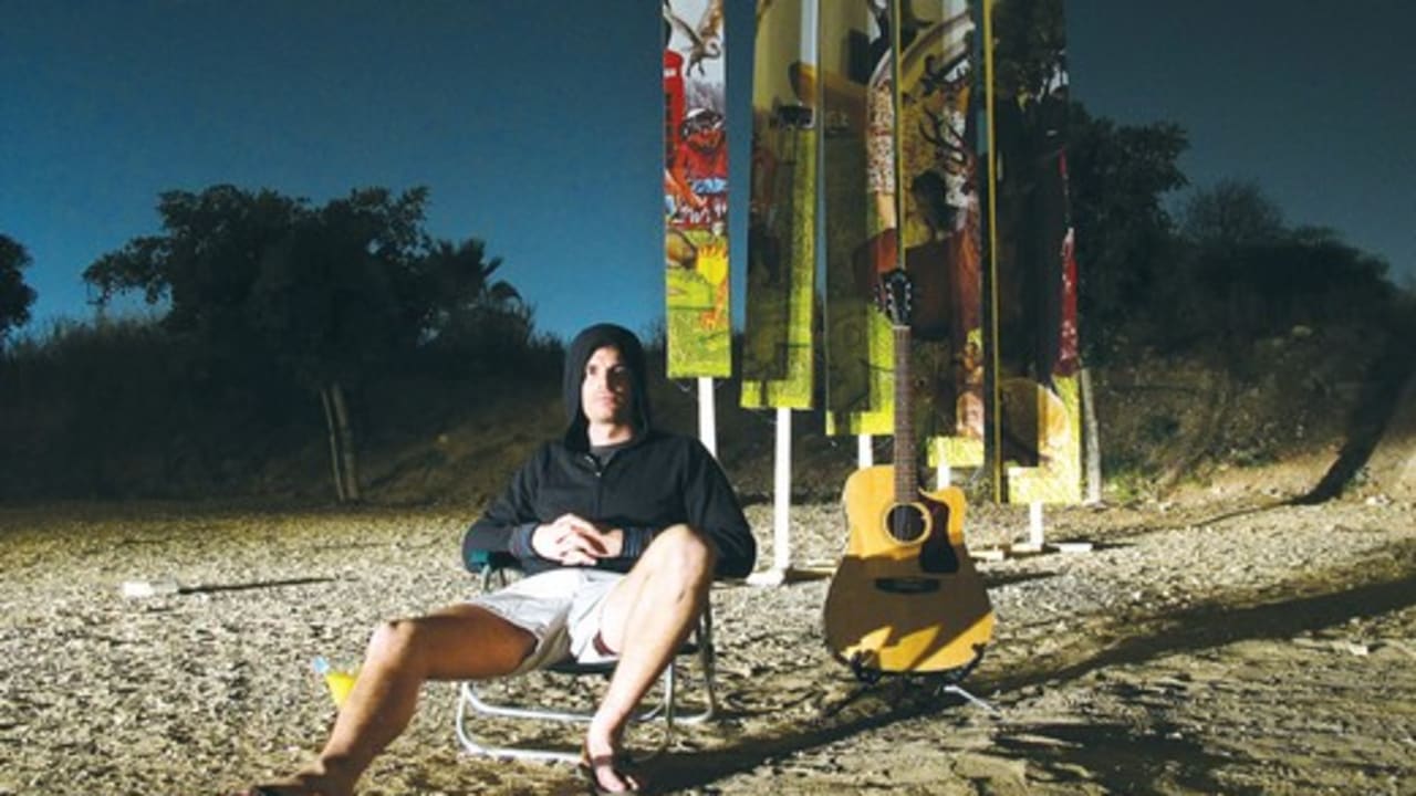 Avi Goldfinger (with guitar) 521