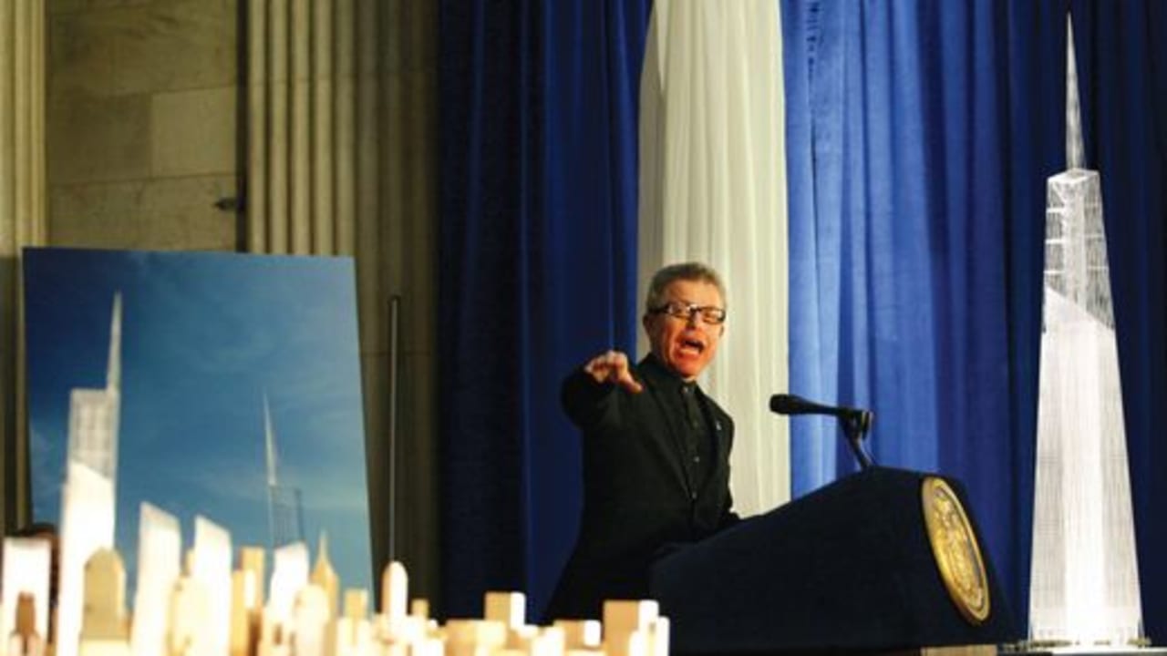 Libeskind alongside a model of his Freedom Tower521