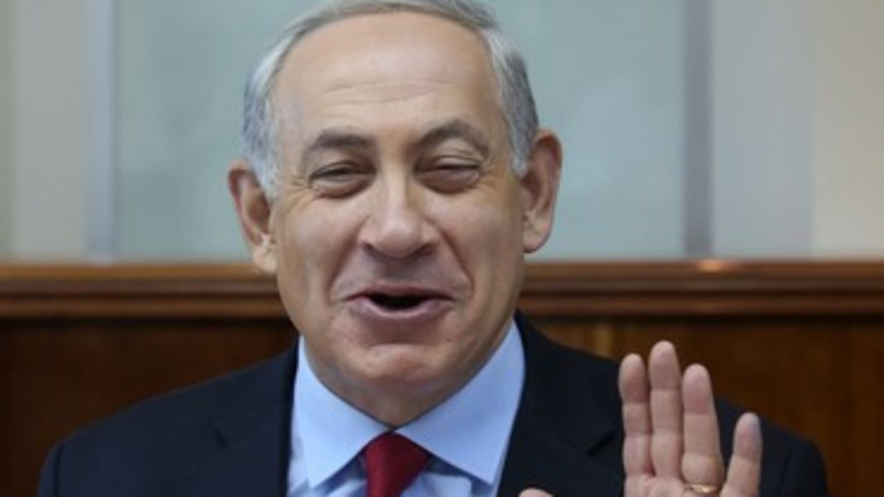 Netanyahu laughing 370