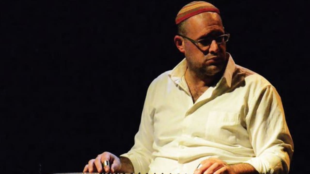Elad Gabbay playing the kanun 521