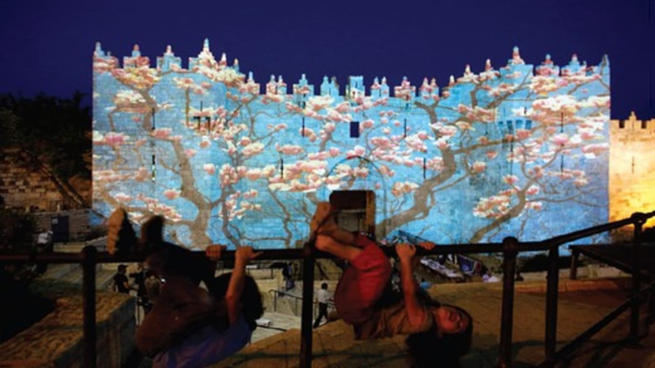 The old city as a stage
