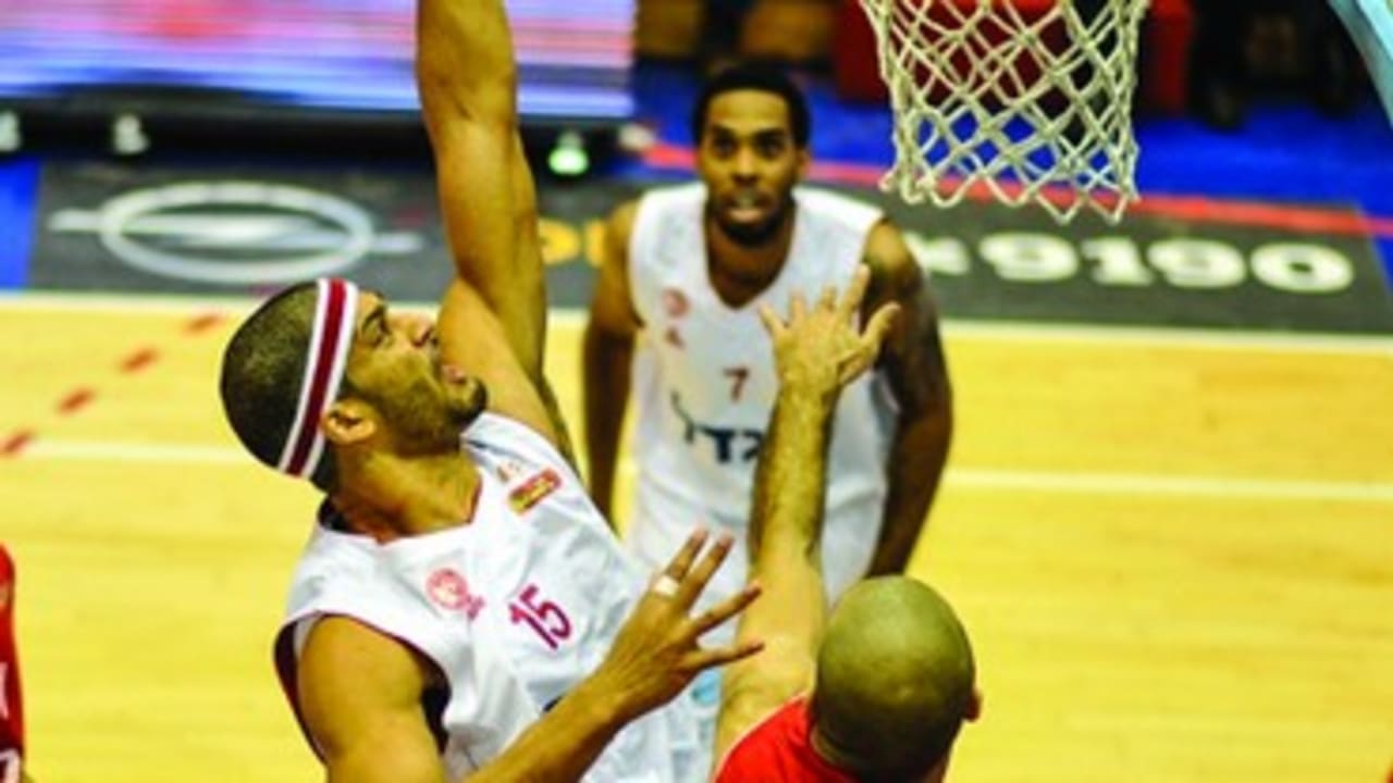 Hapoel Jerusalem and forward Josh Duncan (left) host Hapoel Tel Aviv and Raviv Limonad.