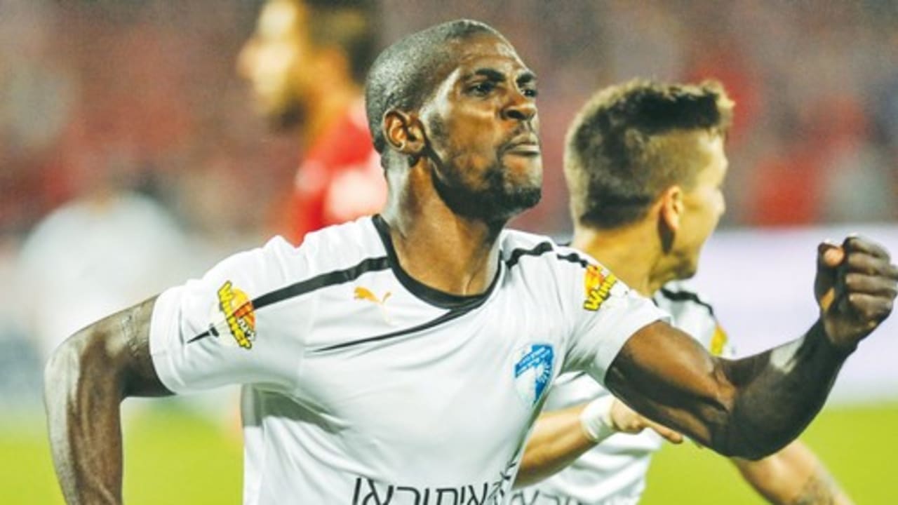 Ironi Kiryat Shmona ’s David Manga (left) and Maccabi Netanya’s Eran Levy are both capable of deciding tonight’s State Cup final at National Stadium in Ramat Gan with a moment of brilliance.