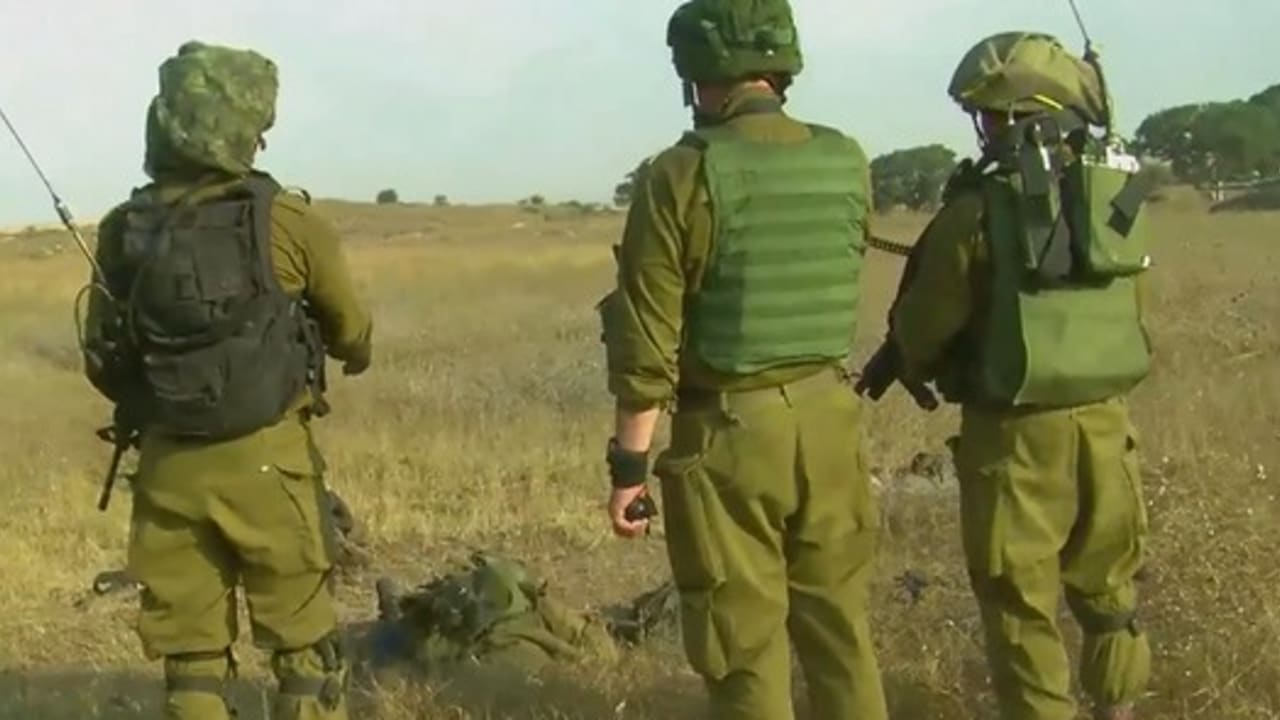 IDF soldiers at the scene of a twarted attempt by terrorist to infiltrate into Israel, July 21, 2014.