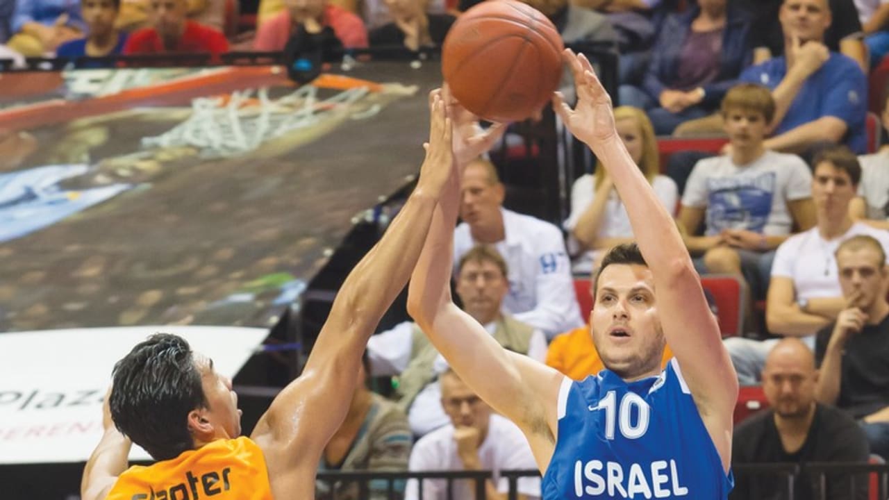 Israel forward Guy Pnini