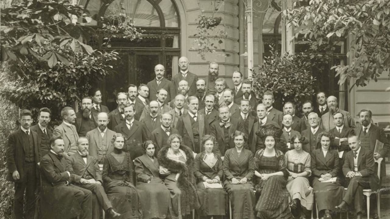 International Psychoanalytic Congress, 1911, with Sigmund Freud and Carl Jung in the center.
