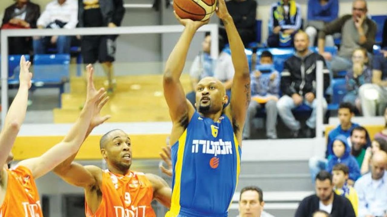 Maccabi Tel Aviv forward Devin Smith