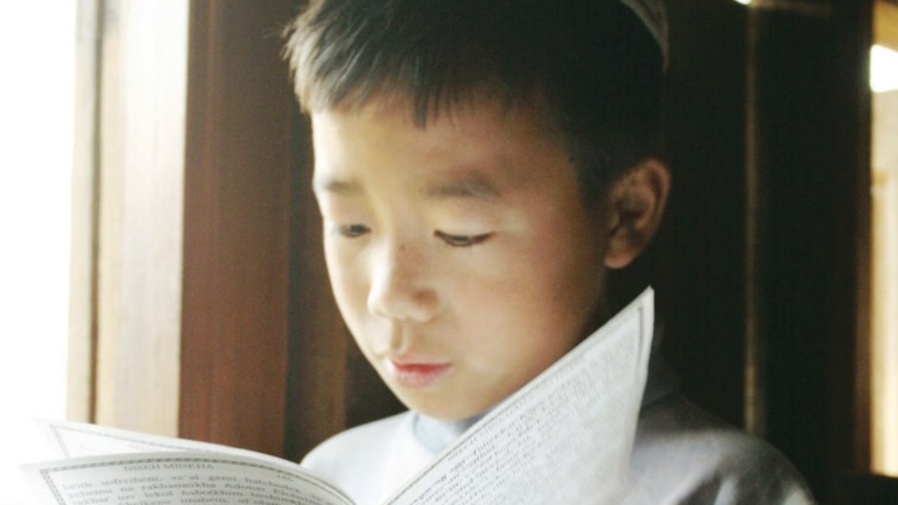 A Bnei Menashe boy prays in Manipur.