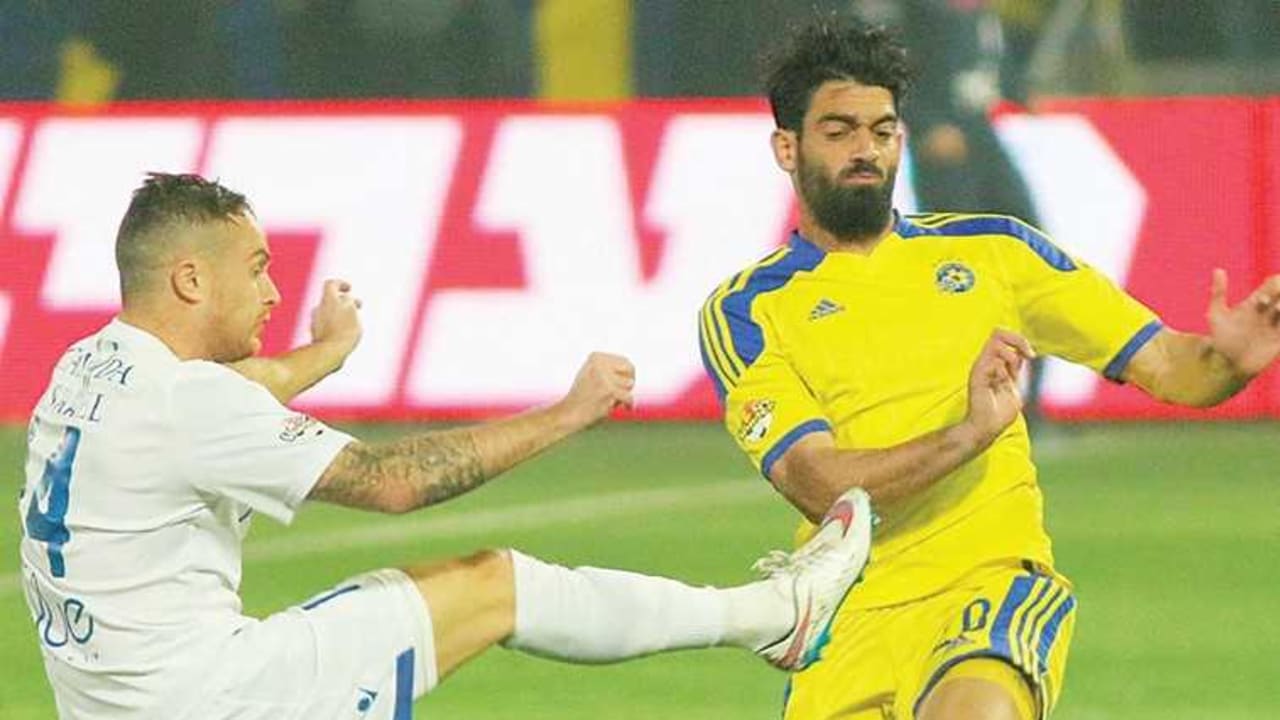 Ironi Kiryat Shmona ’s Ahed Azam (left) and Maccabi Tel Aviv’s Omri Ben-Harush are set to clash once more tonight when their teams meet in the first leg of the State Cup quarterfinals in Kiryat Shmona.