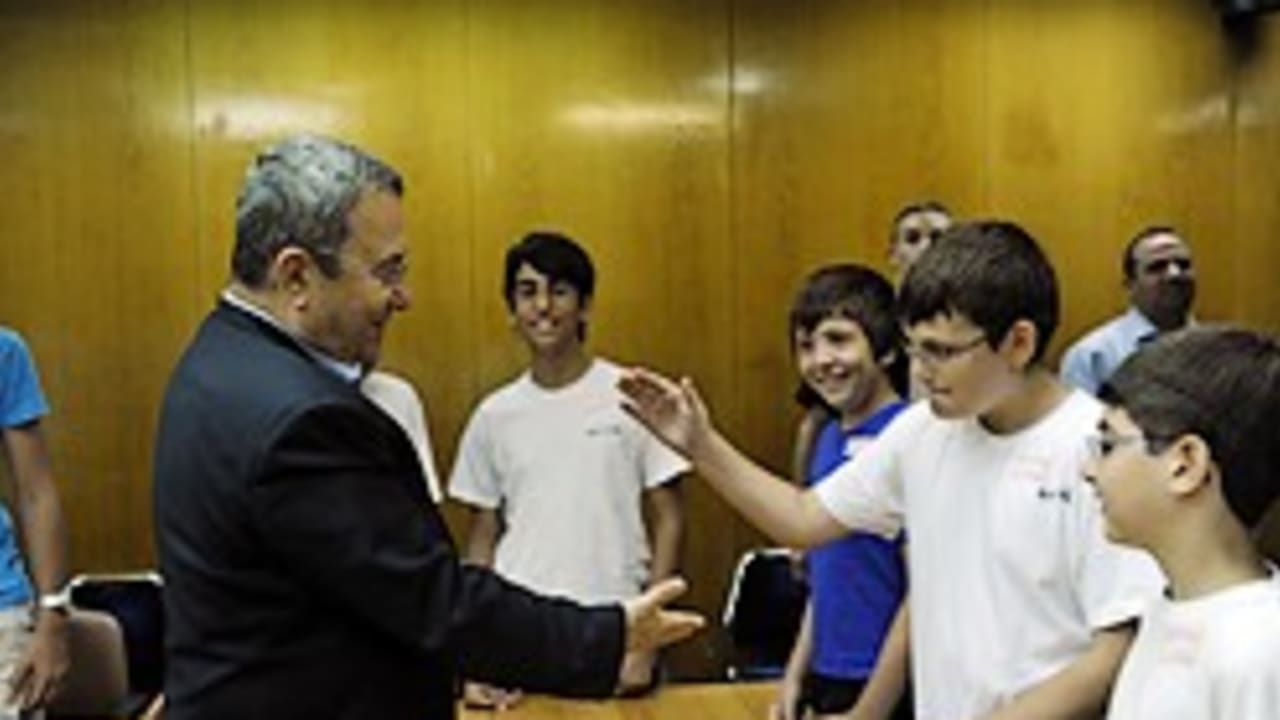 Barak meeting kids 248.88