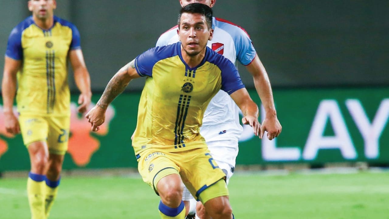 Maccabi Tel Aviv midfielder Cristian Battocchio