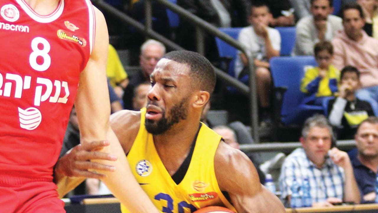 Maccabi Tel Aviv guard Norris Cole scored a team-high 22 points in last night’s 77-74 comeback victory over Hapoel Jerusalem in BSL action at Yad Eliyahu Arena