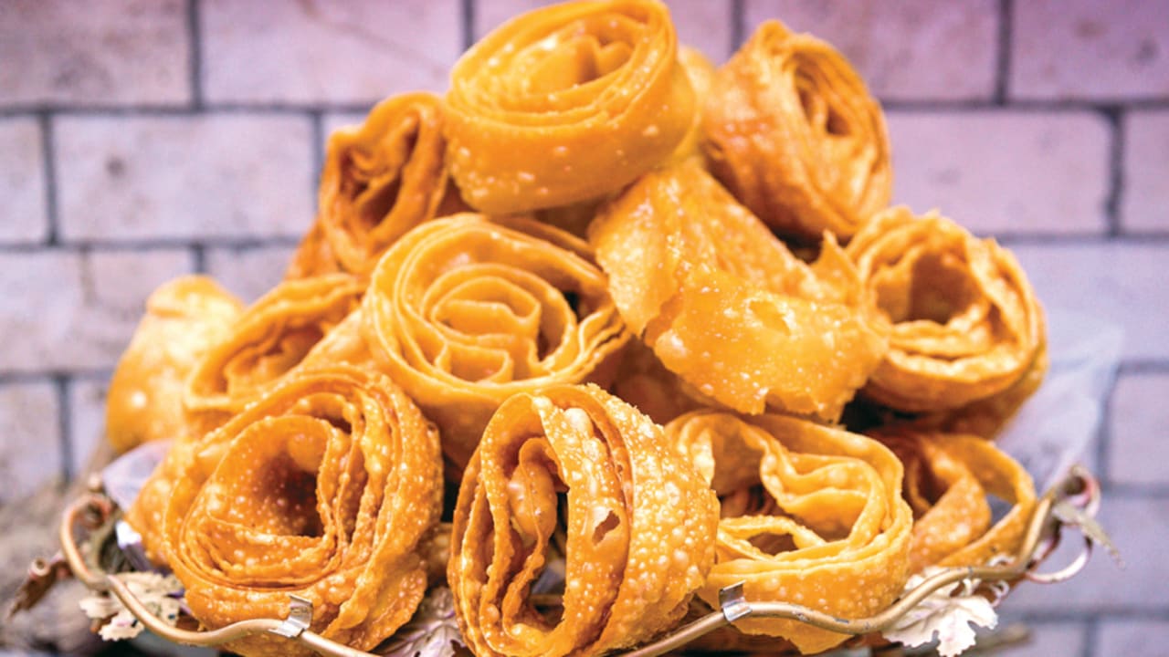 DEBLAH PASTRIES IN SYRUP