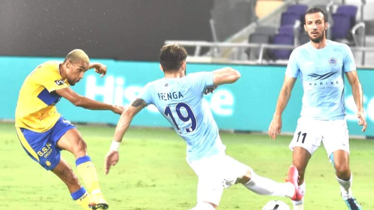 NICK BLACKMAN (left) and Maccabi Tel Aviv have a tough test in store tonight when they visit Suduva in Champions League second-round qualifying play
