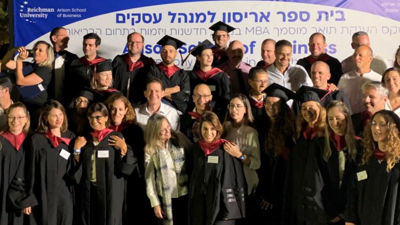  The 2019 Graduation Class of the MBA Healthcare Innovation