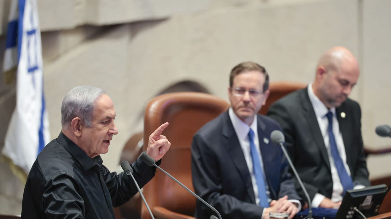  PRIME MINISTER Benjamin Netanyahu addresses the opening of the Knesset’s winter session last week, as President Isaac Herzog sits alongside Knesset Speaker Amir Ohana.