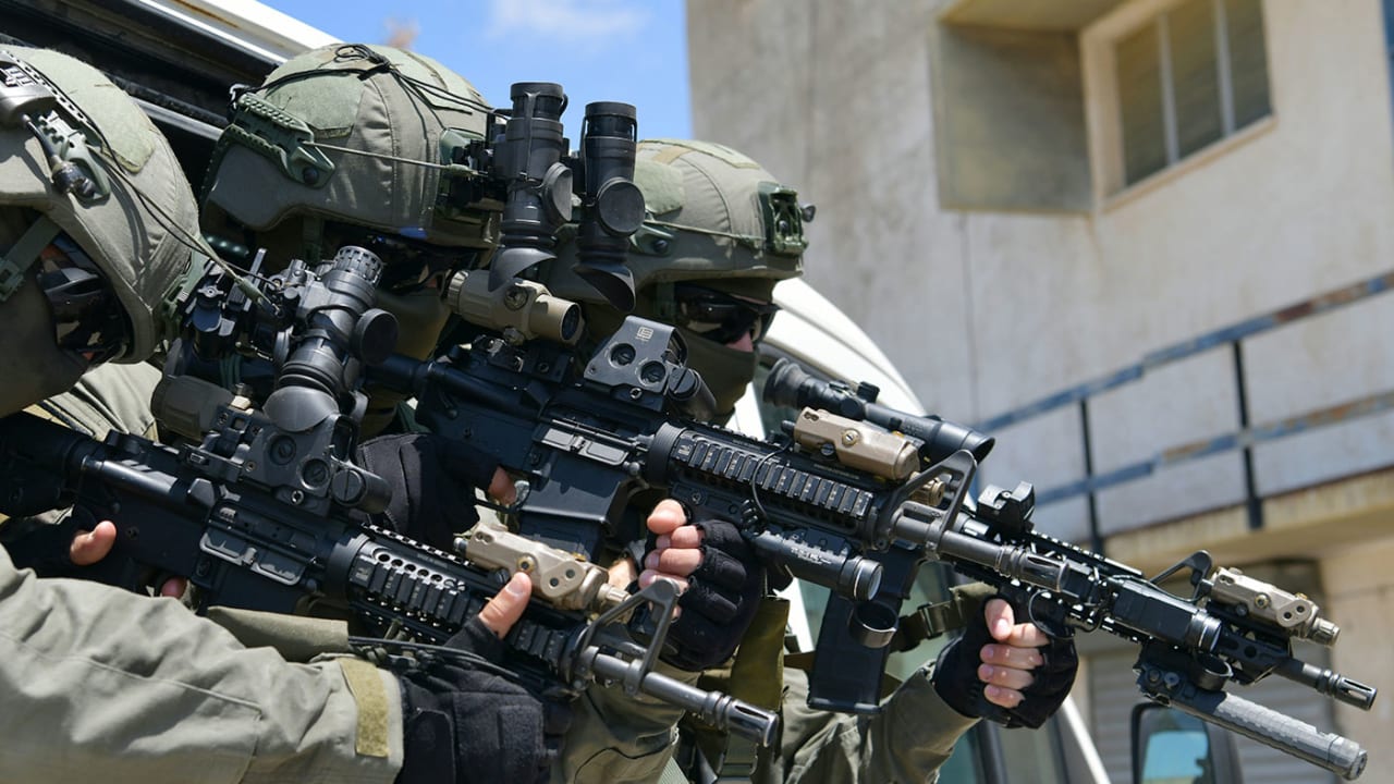 Lahav 433 forces arrest Lions' Den terrorist in Nablus
