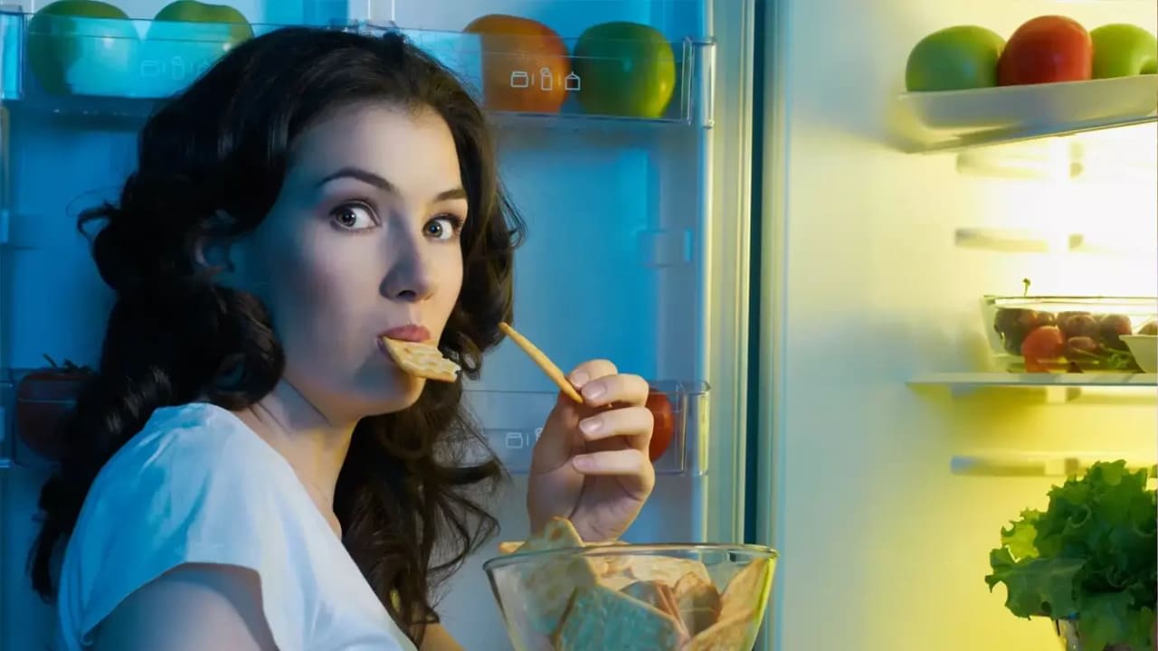 Maimónides dictaminó que no se debe dormir inmediatamente después de comer y que se debe esperar entre 3 y 4 horas.