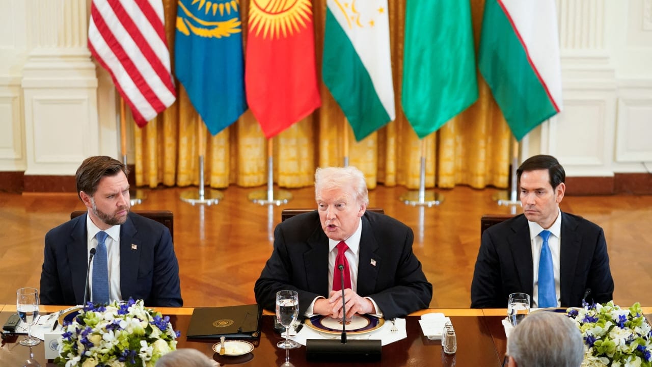 US President Donald Trump (C), Vice President JD Vance (L) and Secretary of State Marco Rubio (R) pictured in the White House, November 6, 2025; illustrative.